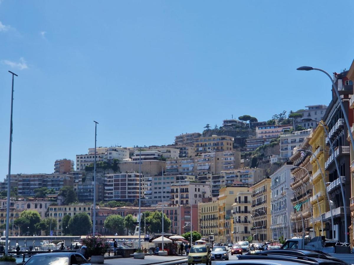 Suites Caracciolo نابولي المظهر الخارجي الصورة
